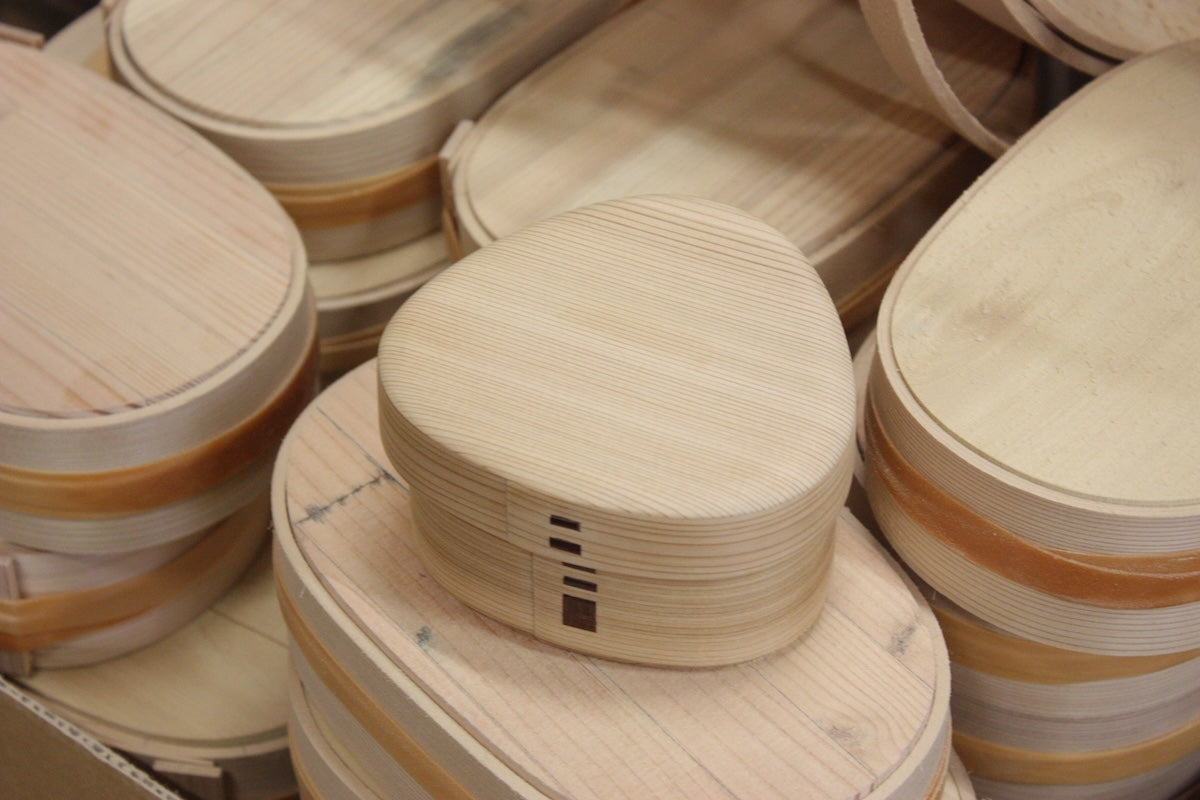 商品研修〜おむすび弁当箱三角〜｜秋田本店の風景 – 柴田慶信商店