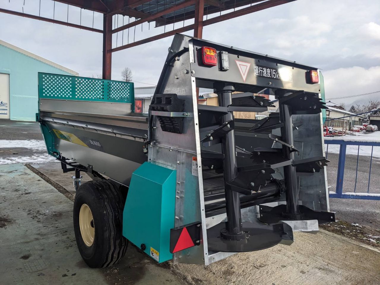 DL1600W 新品 タカキタ 肥料散布機・マニアスプレッダー | 農機具ねっと