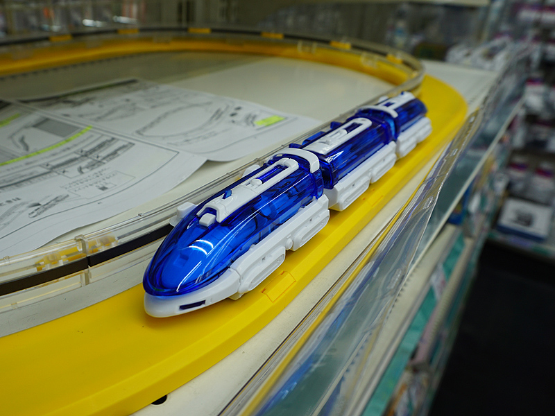 電気と磁石の力で浮いて走る「リニアモーターエクスプレス」が販売中