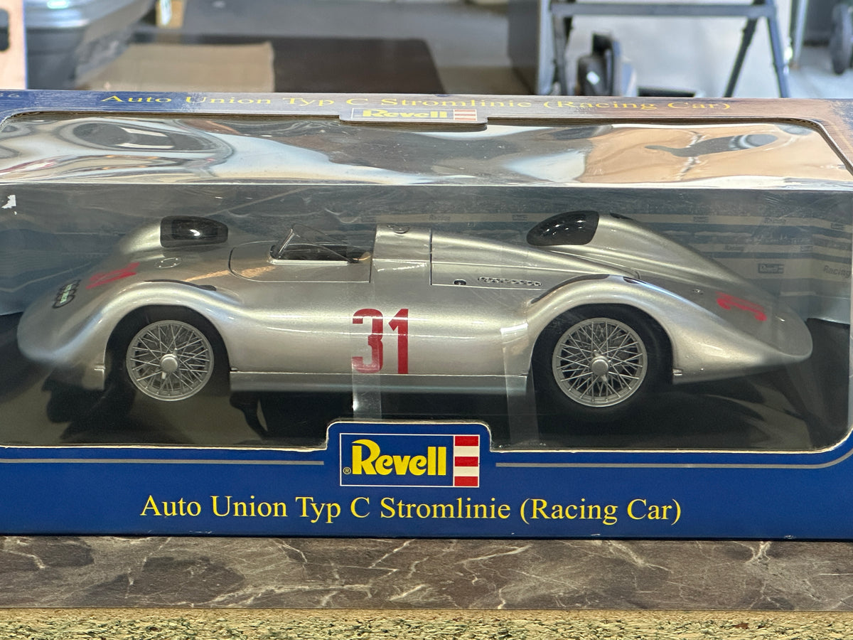 1:18 Auto Union Type C Stromlinie Racing Car -- #31 Silver -- Revell A