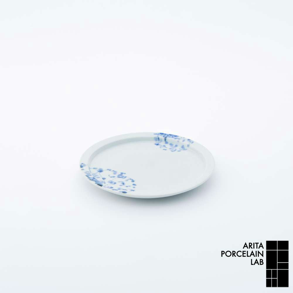 岡晋吾 5寸天平 平皿 菊唐草 – ARITA PORCELAIN LAB [公式オンライン