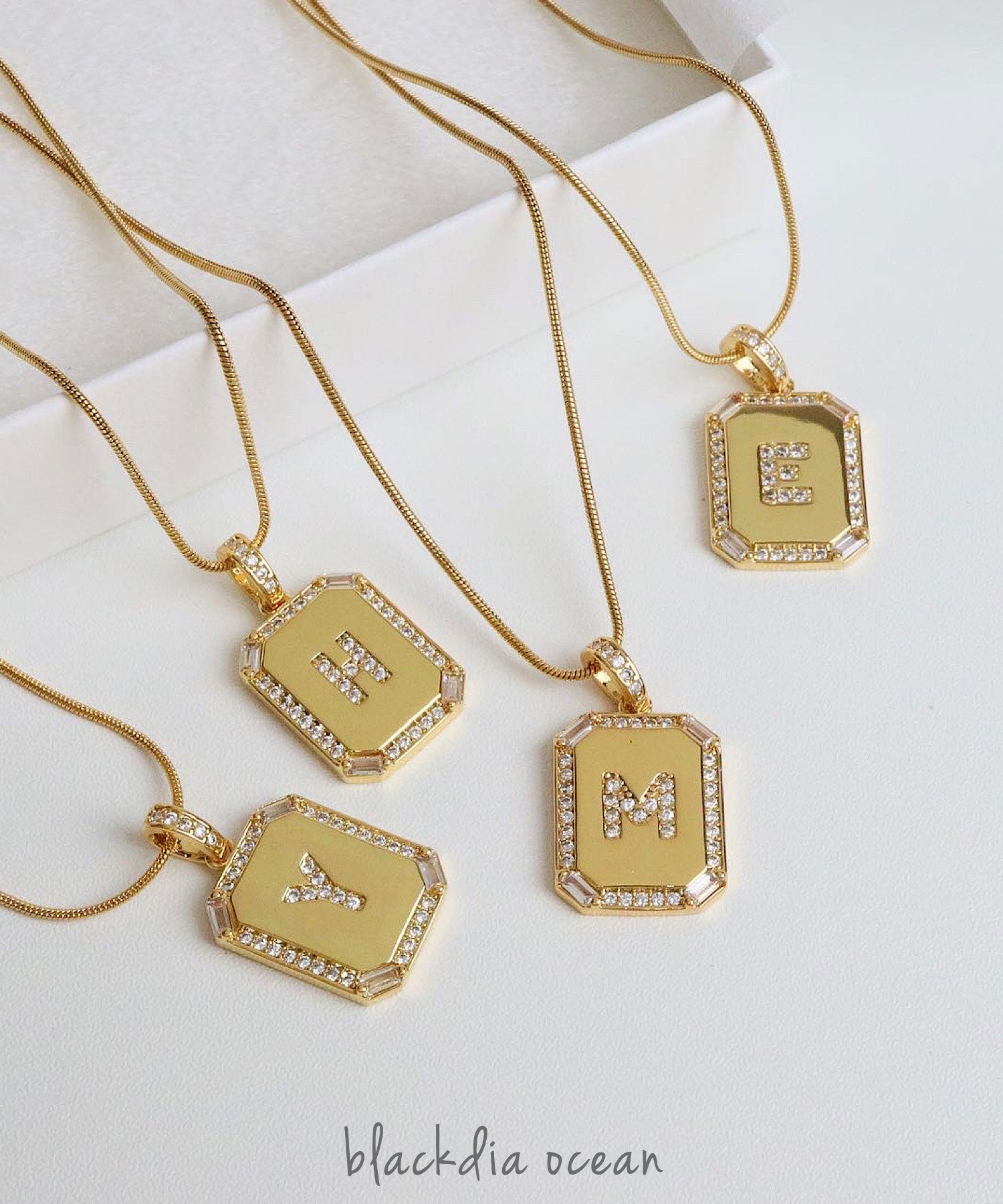 blackdia ocean ジルコニアイニシャルネックレス