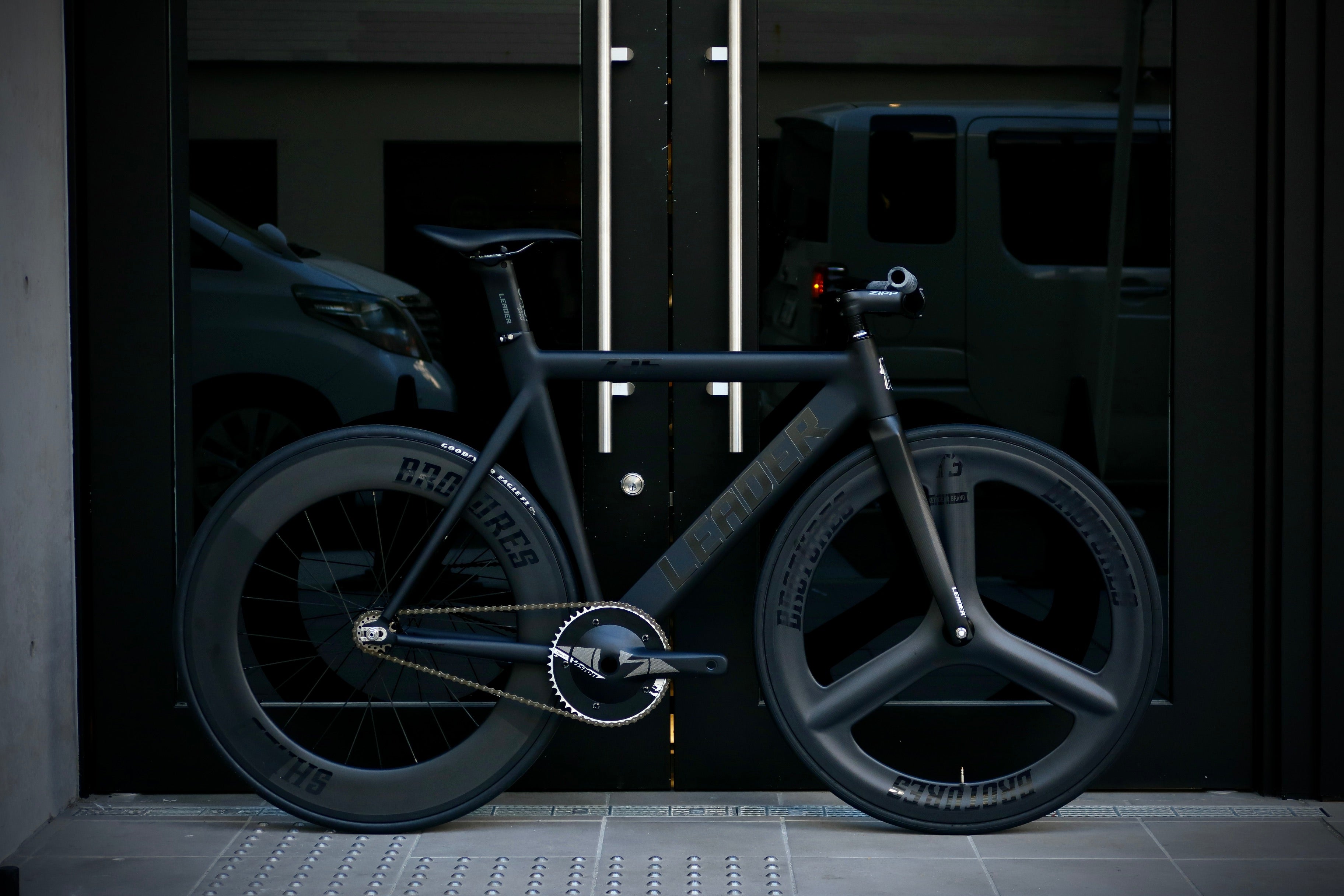 フラッグシップたる所以。 | ブローチャーズ - BROTURES ONLINE STORE