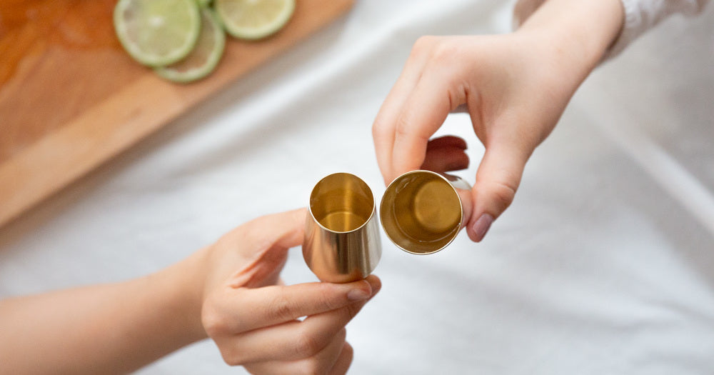 乾杯を“音”で楽しむ真鍮の酒器「Kanpai Bell Pair」 – CRAFT STORE