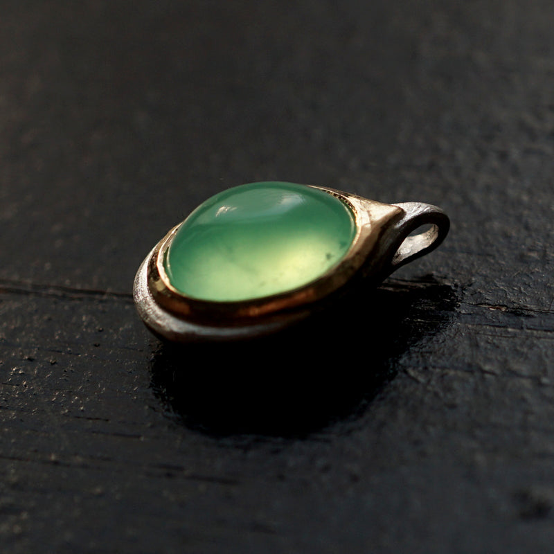 Maison de l'abeille / Stone ペンダントトップ グリーンオパール