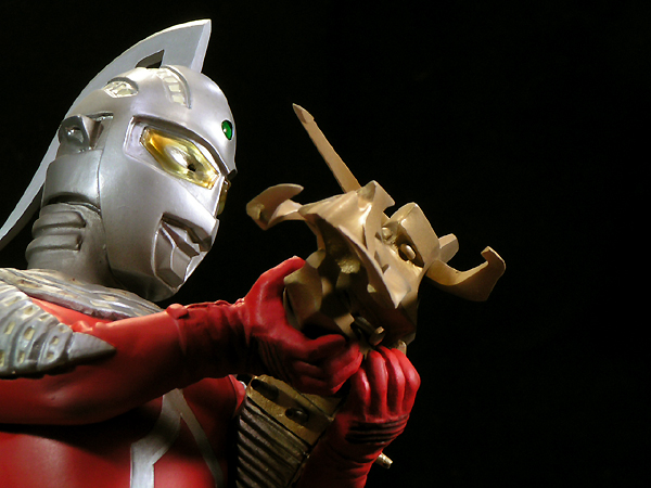 マーミット】 ウルトラセブン対ナース 完成品