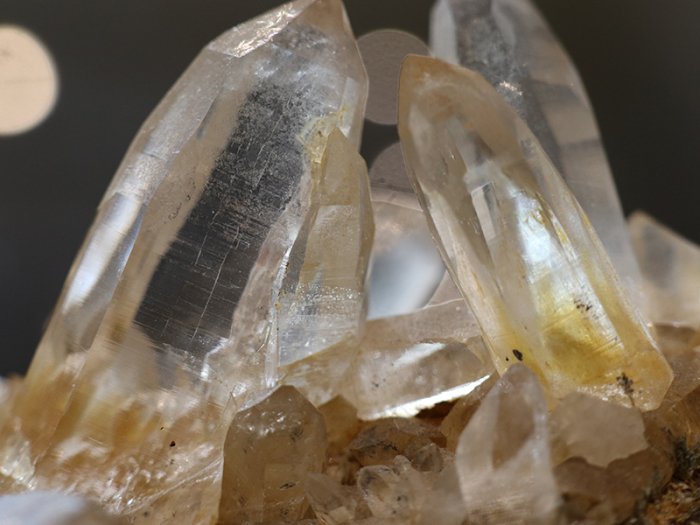 ガネーシュヒマール産ヒマラヤ水晶クラスターイエロッシュ原石PN:GG