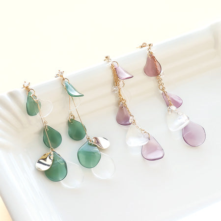 KR0597 ドイツ製アクリル花びらのスウィングピアス2種 – 貴和製作所