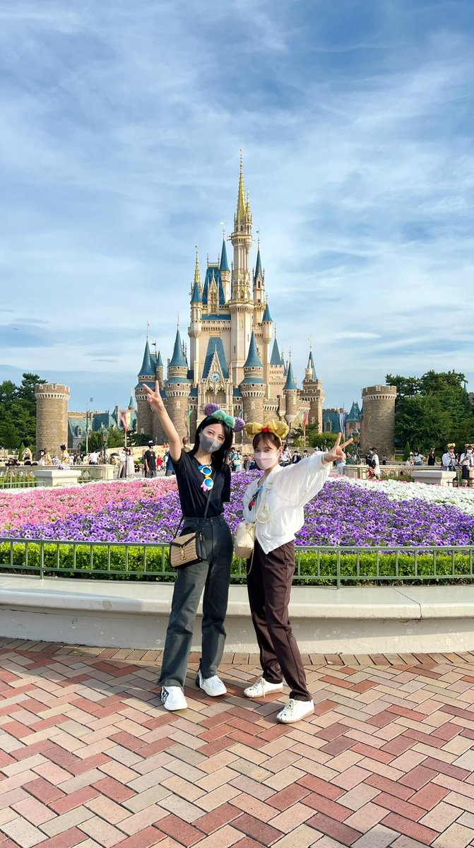 橋本環奈＆浜辺美波が「夏休みディズニー」を満喫♡仲良しな2人が最強