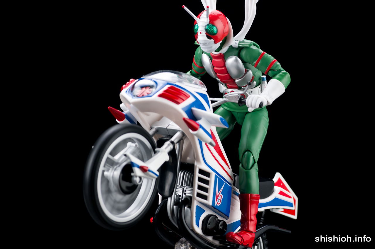 レビュー】 バンダイ S.H.Figuarts 仮面ライダーV3 [仮面ライダーV3]