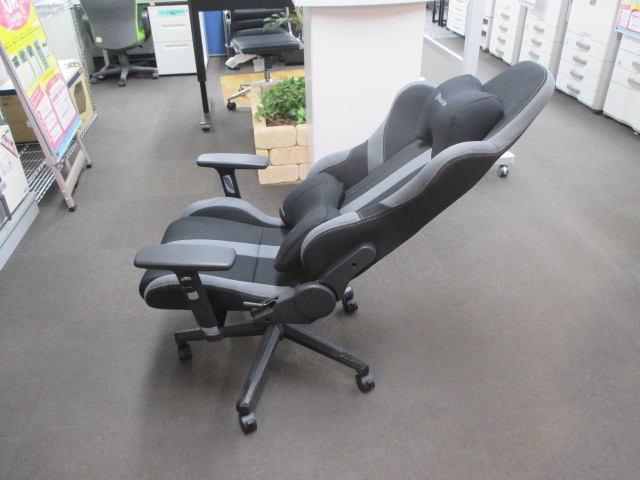 Bauhutte（バウヒュッテ）ゲーミングチェア RS-950RR/GT-2001入荷しま
