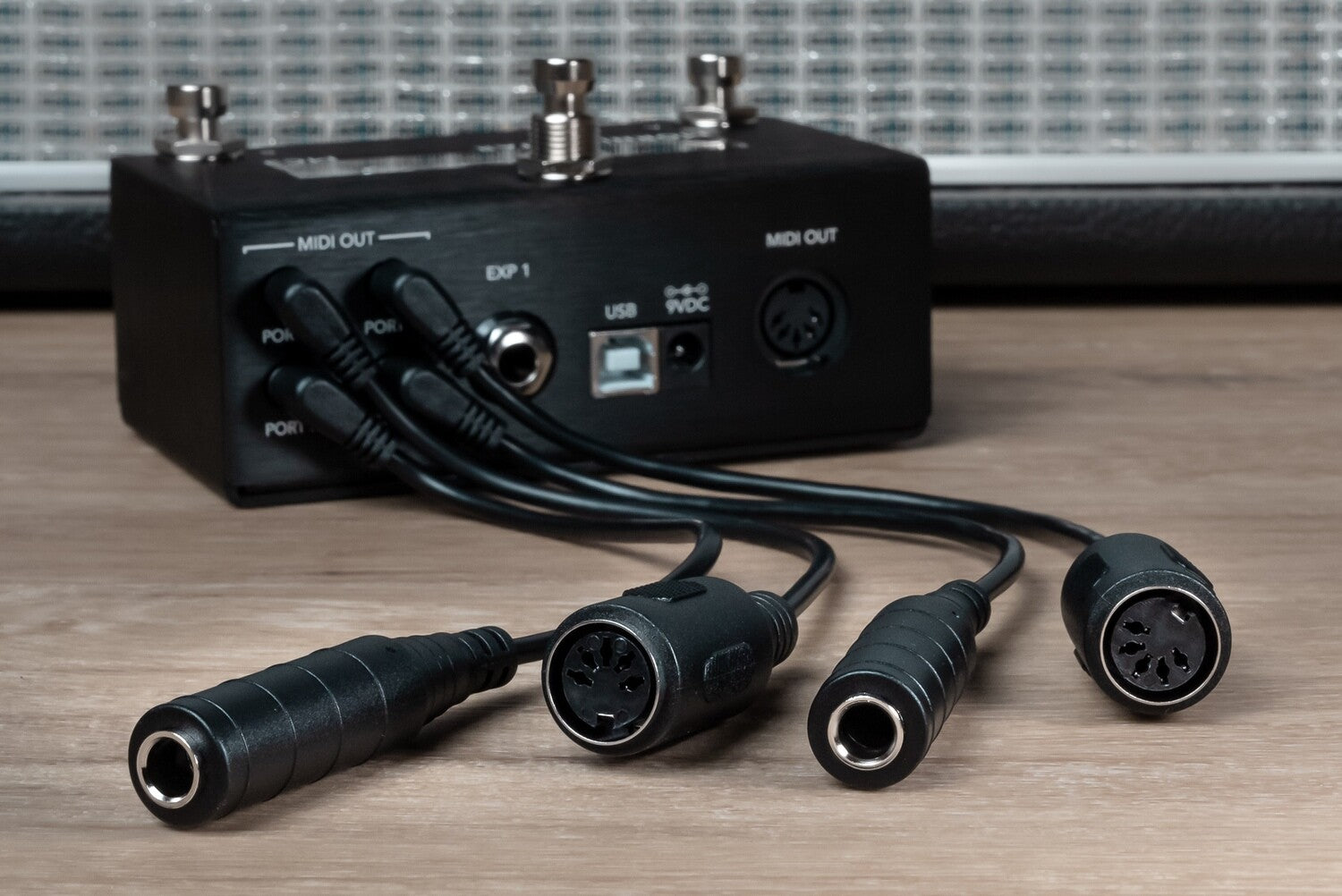 MIDIケーブルアダプター