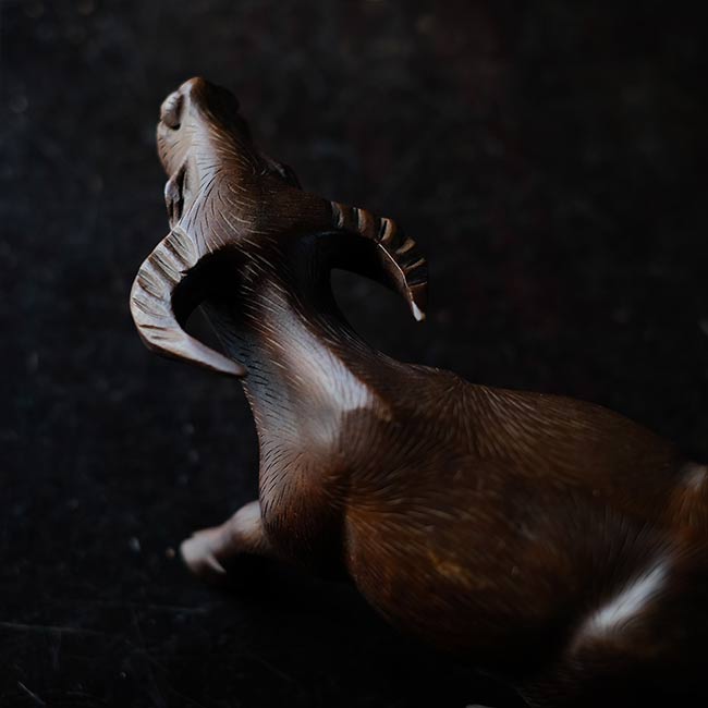 木彫りの水牛 – zakka store towi