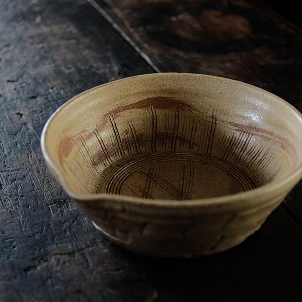 黄瀬戸 平鉢（片口） – zakka store towi