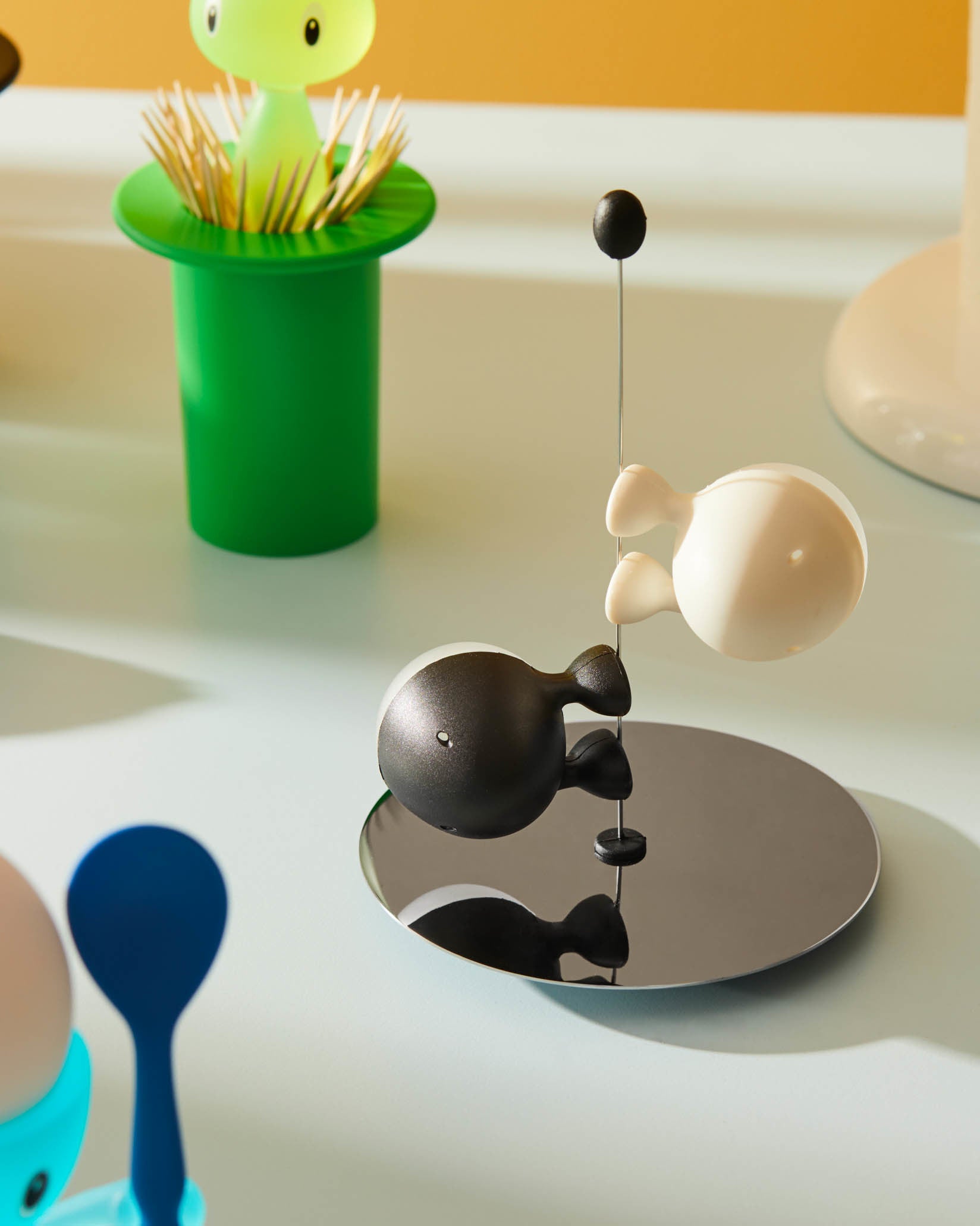 Lilliput: Salt and pepper set by Stefano Giovannoni | Alessi