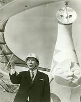 日本万国博覧会のシンボル「太陽の塔」だが、岡本太郎自身は、塔西側の