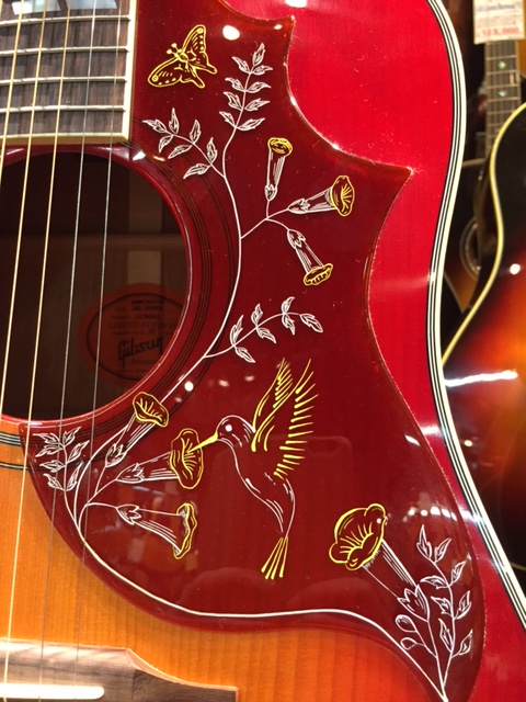 ギブソンの人気機種、ハミングバードのチェリーサンバーストが入荷