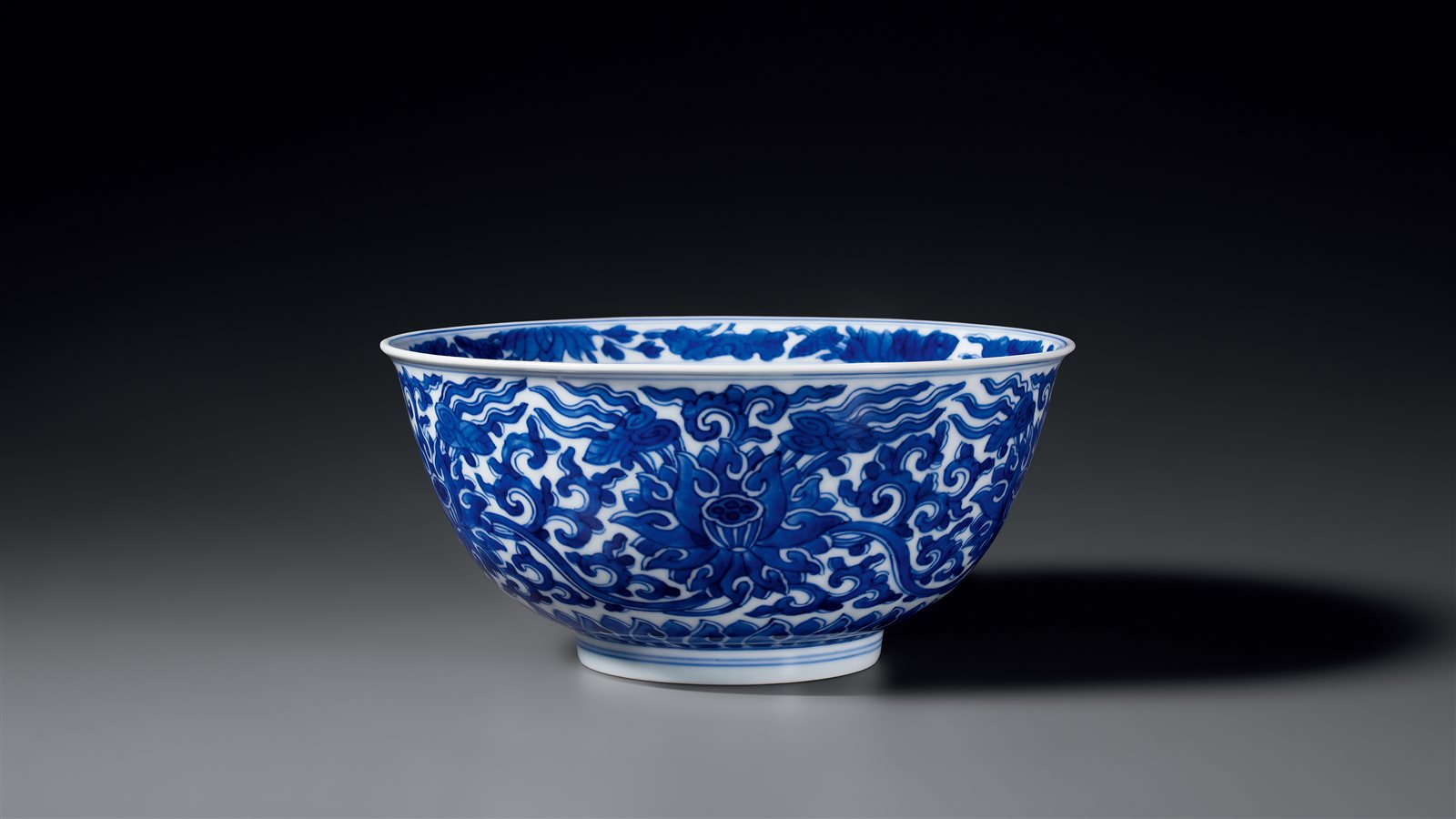 清康熙青花缠枝宝莲纹碗- 专场详情- 北京中汉拍卖有限公司