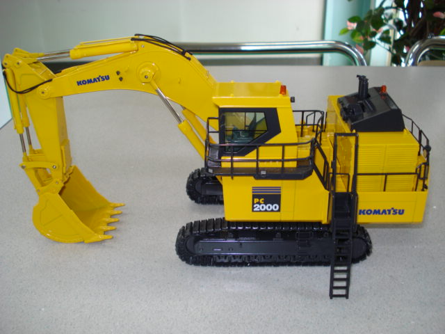 KOMATSU】コマツ パワーショベルPC2000-8 - KYOWA 建設機械の販売から