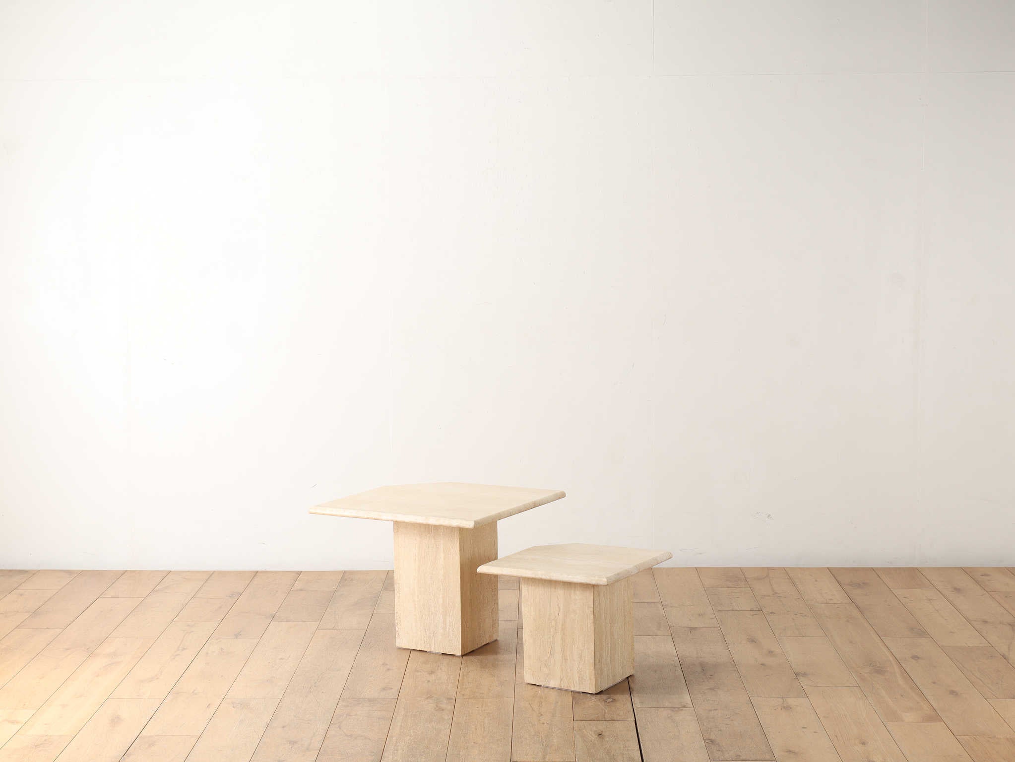 トラバーチンテーブルセット | ロイズ・アンティークス | ヨーロッパの