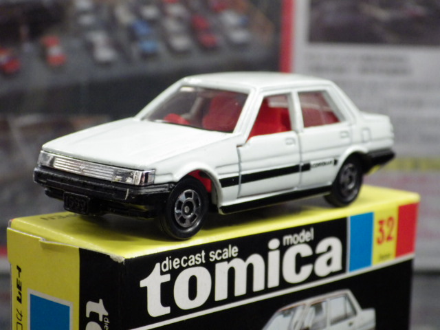 ミニカーショップグローバル - トミカ 32 トヨタ カローラ 4ドア