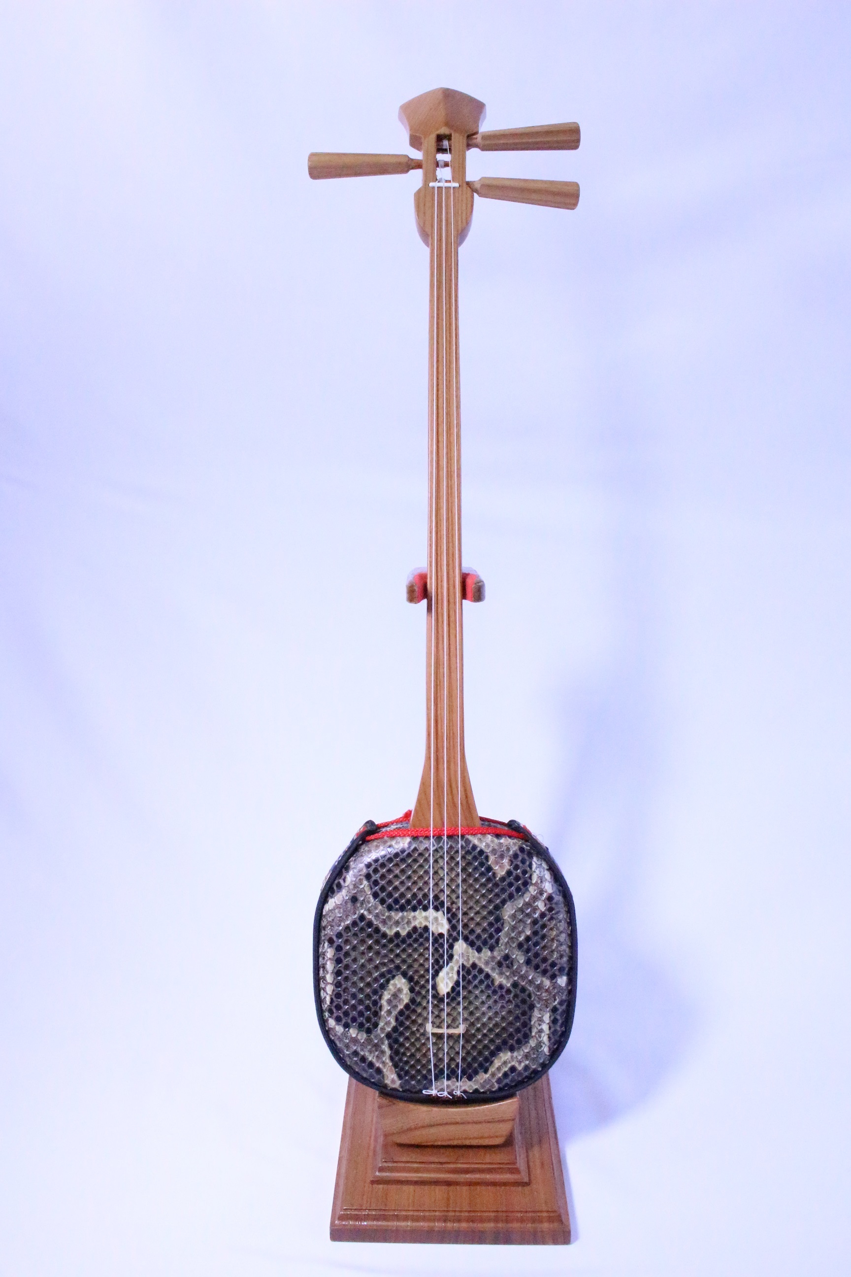 ◇本格◇縞黒檀三線（両面本皮一枚張り） 【8点セット付き】 三線