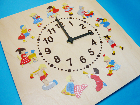 子ども部屋のインテリア。ドイツ製時計やハンガー他 出産祝い玩具専門店！