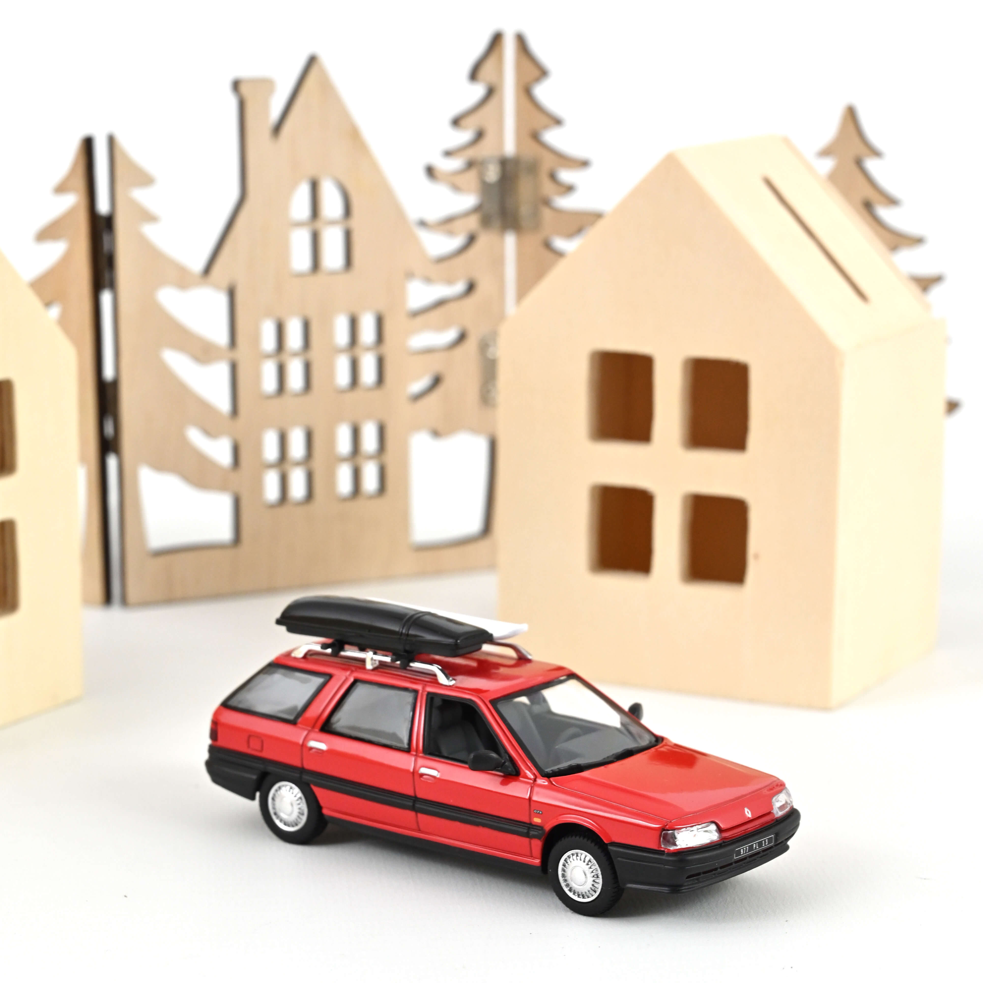 404-075 ノレブ 1/43 ルノー 21 Nevada 1989 Red 404-075 ノレブ 1/43