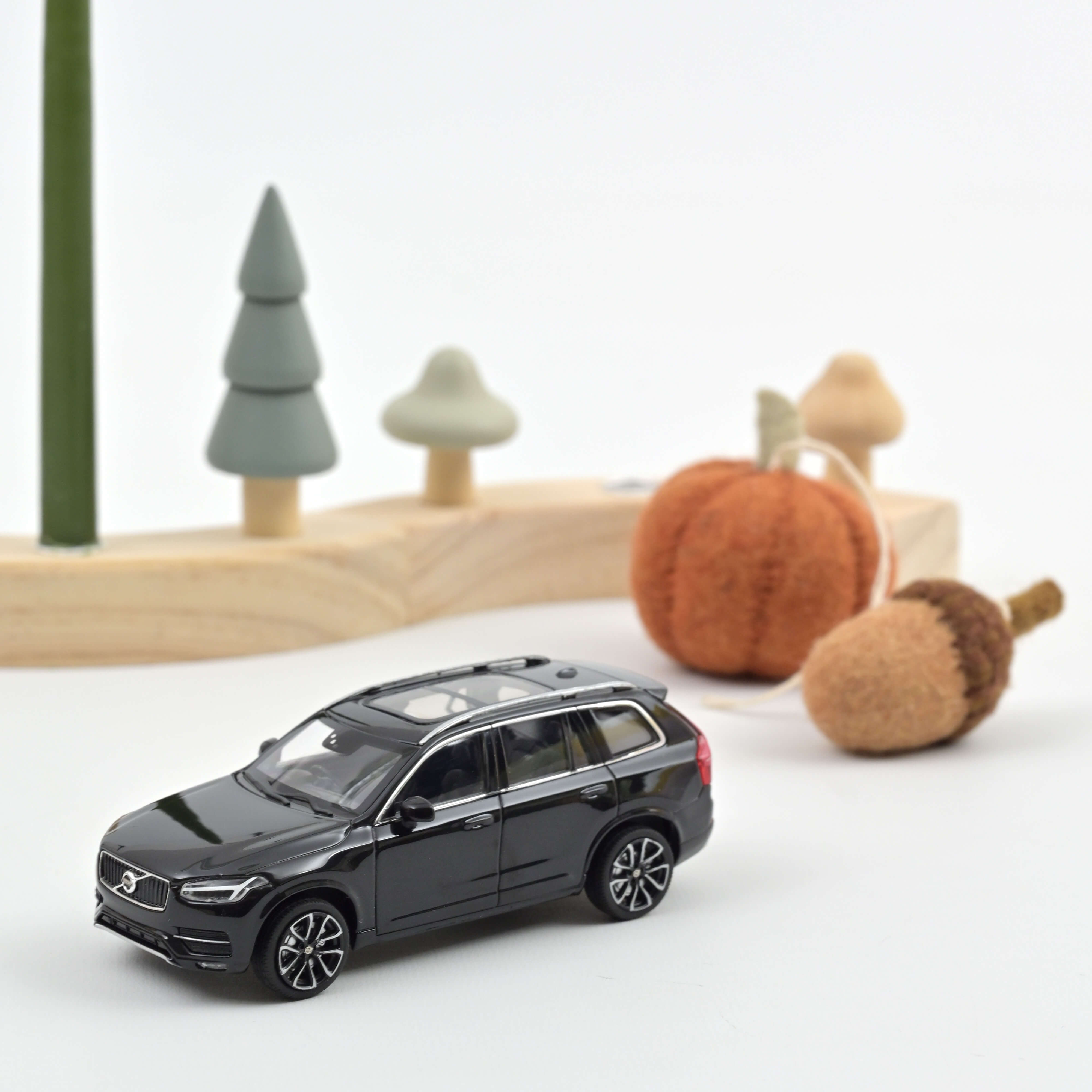Volvo XC90 RHD 2015 Onyx Black 1:43 – Norev