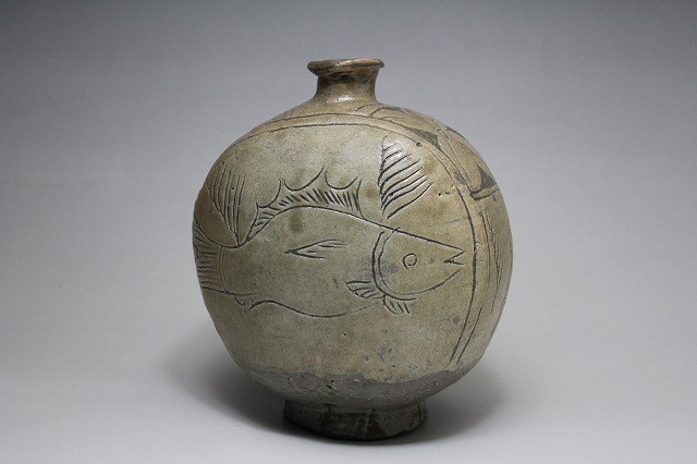 Blog » 李朝彫三島魚文扁壺 ｜大塚美術 / Otsuka Fine Art
