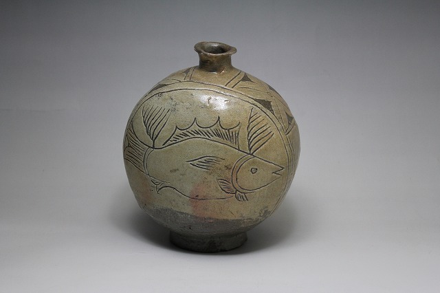 Blog » 李朝彫三島魚文扁壺 ｜大塚美術 / Otsuka Fine Art