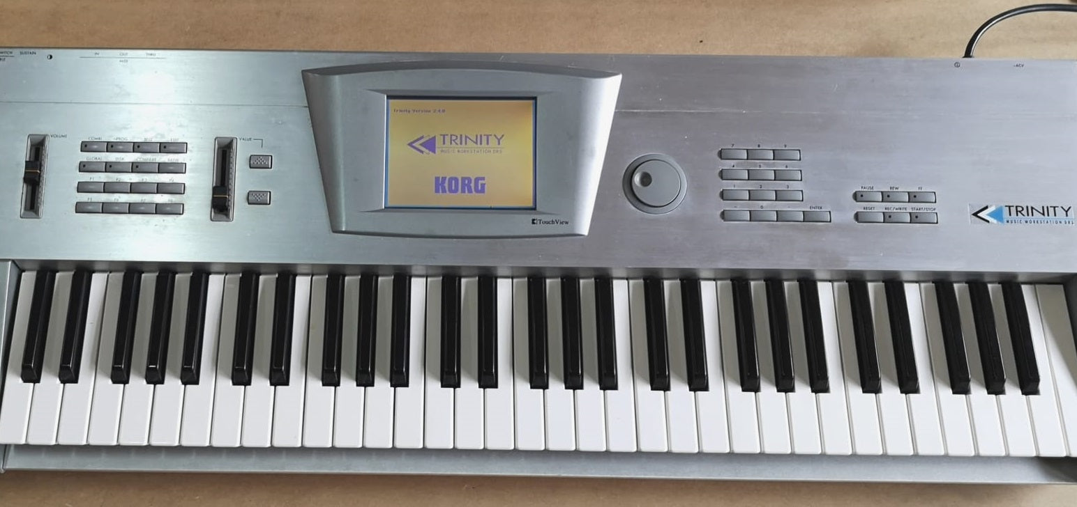 KORG TRINITY 61 KEYS SYNTHONIA LIBRARIES SOLO TRI INSTALLED