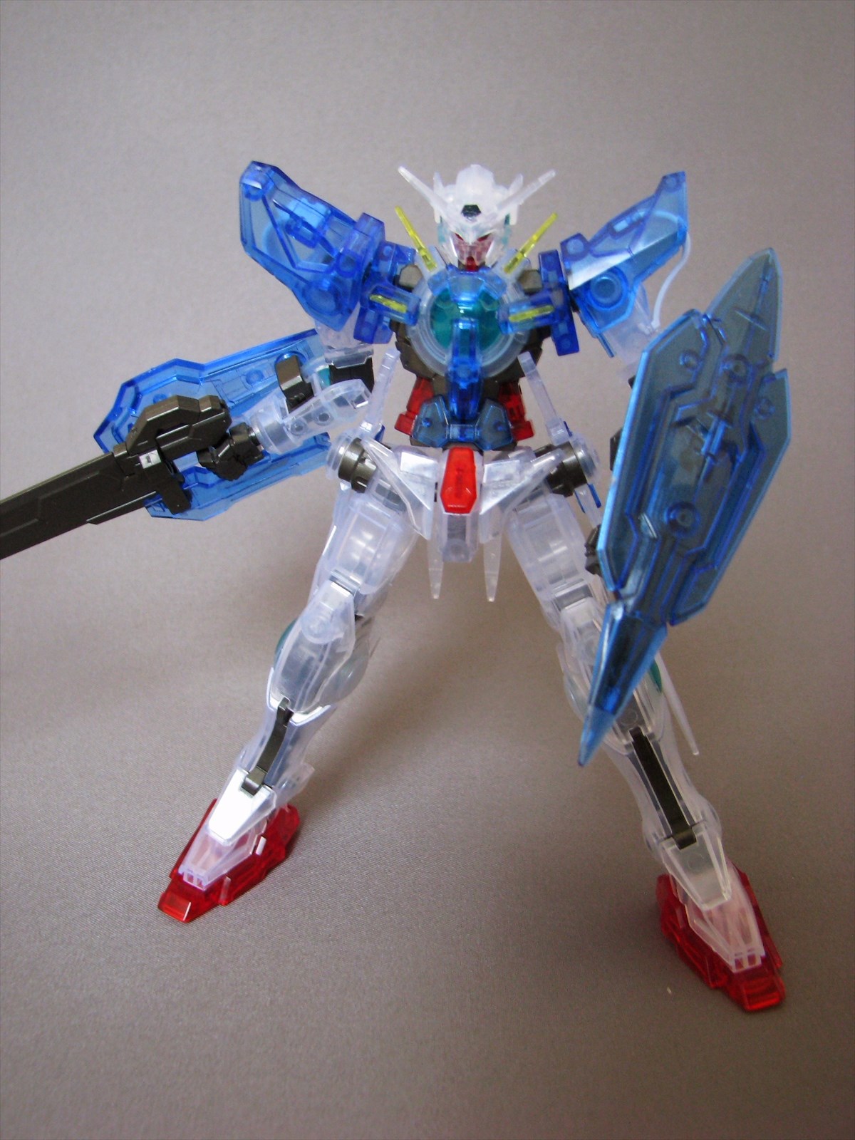 GN-001 ガンダムエクシア （1/144 HG）クリアバージョン – ヤスリは