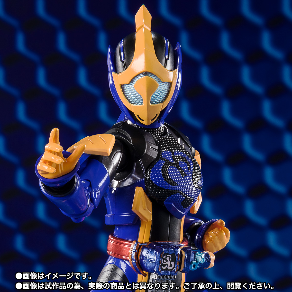 S.H.Figuarts 仮面ライダージャンヌ コブラゲノム＆ラブコフ クジャク