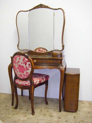 アンティーク猫足三面鏡ルーシー - 鏡台・ドレッサーの専門店 大川の