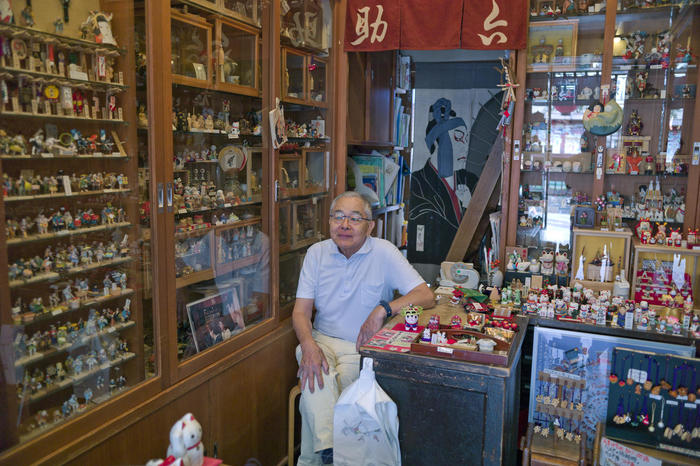 日本唯一の江戸趣味小玩具店、仲見世「助六」で ここでしか買えない