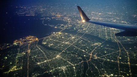 夜の飛行機から眺める東京湾岸 | ちょっとだけ途中下車