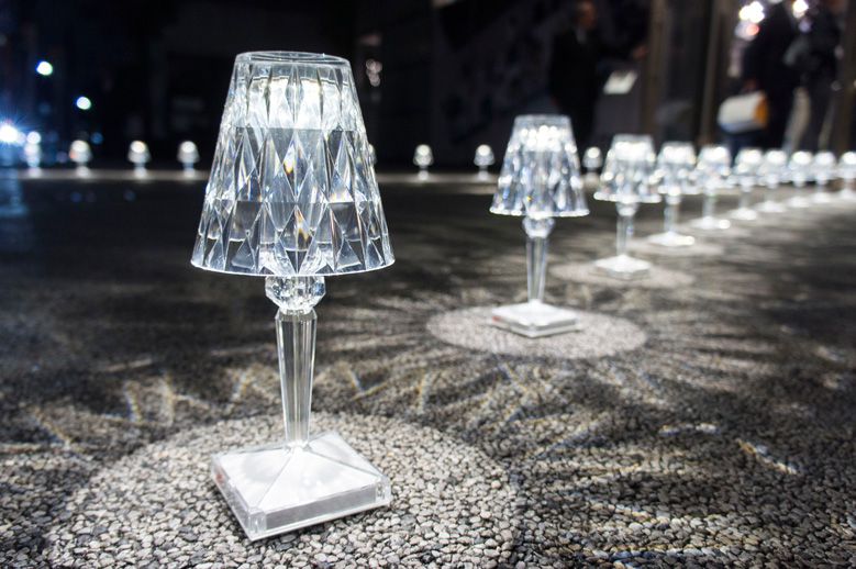 充電式LEDテーブルランプ Kartell「Battery」 | タブルームニュース