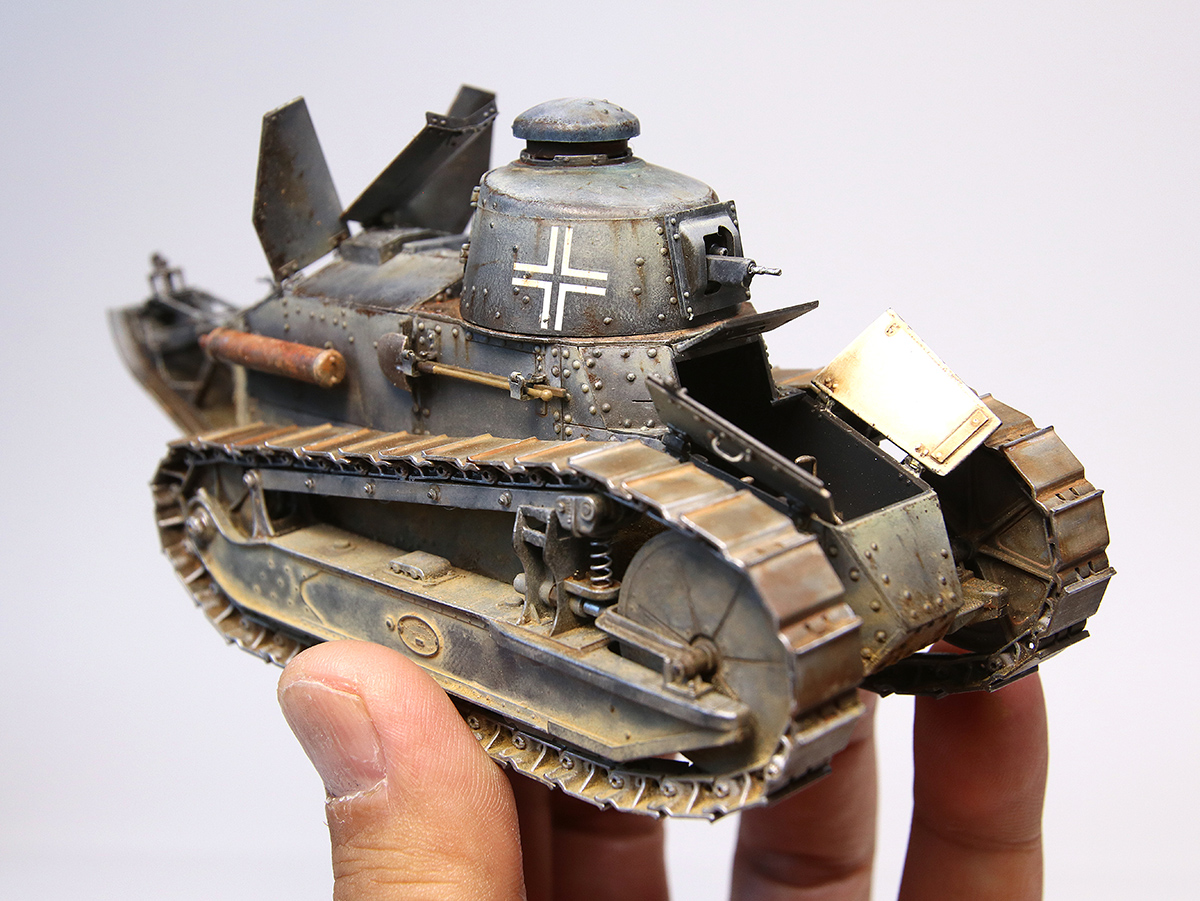 アーマーモデリング2020年10月号No.252掲載。ルノーFT-17はこんな風に