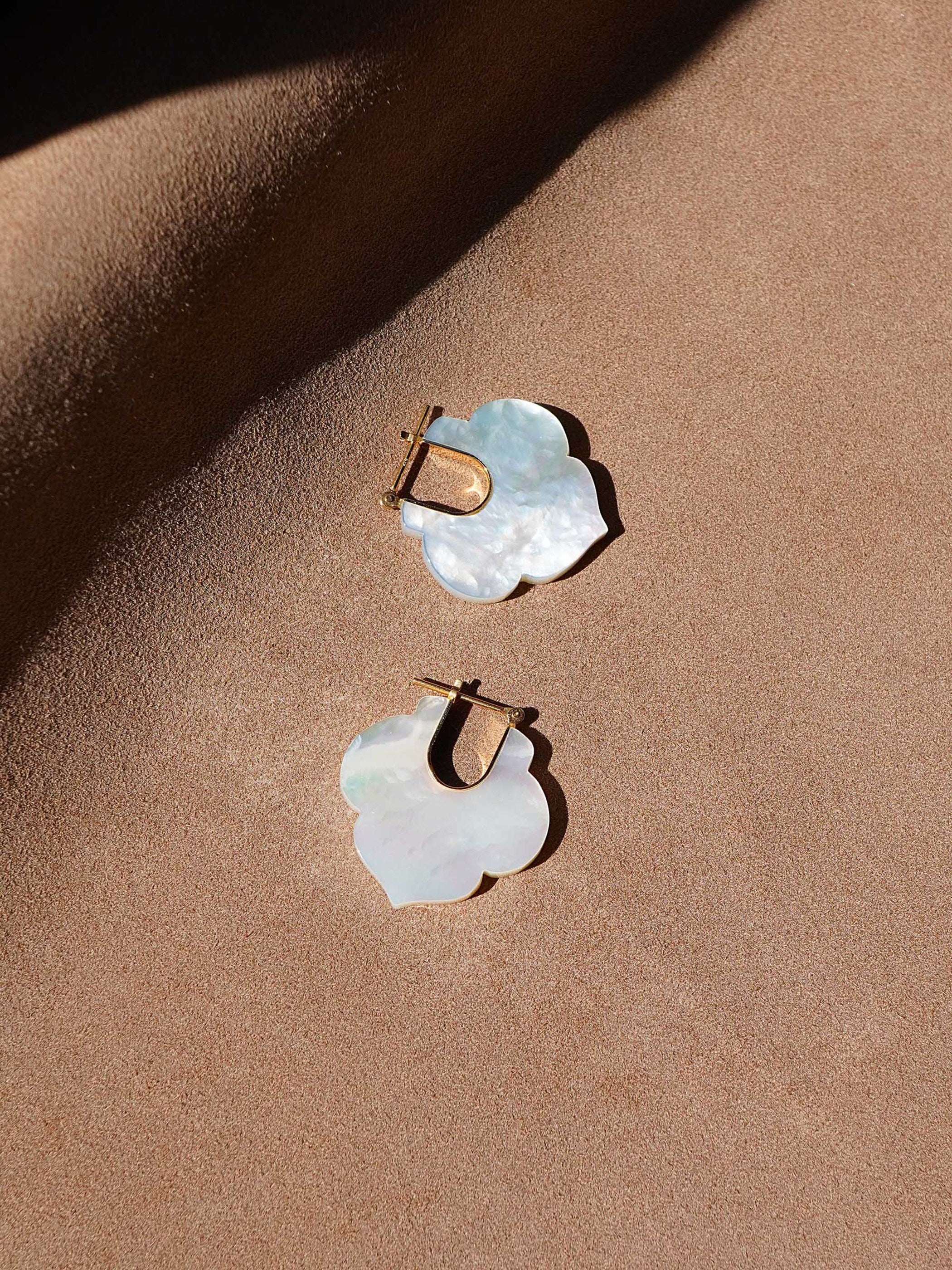 CREST / Pierced Earrings / Moroccan / White Mother of Pearl
