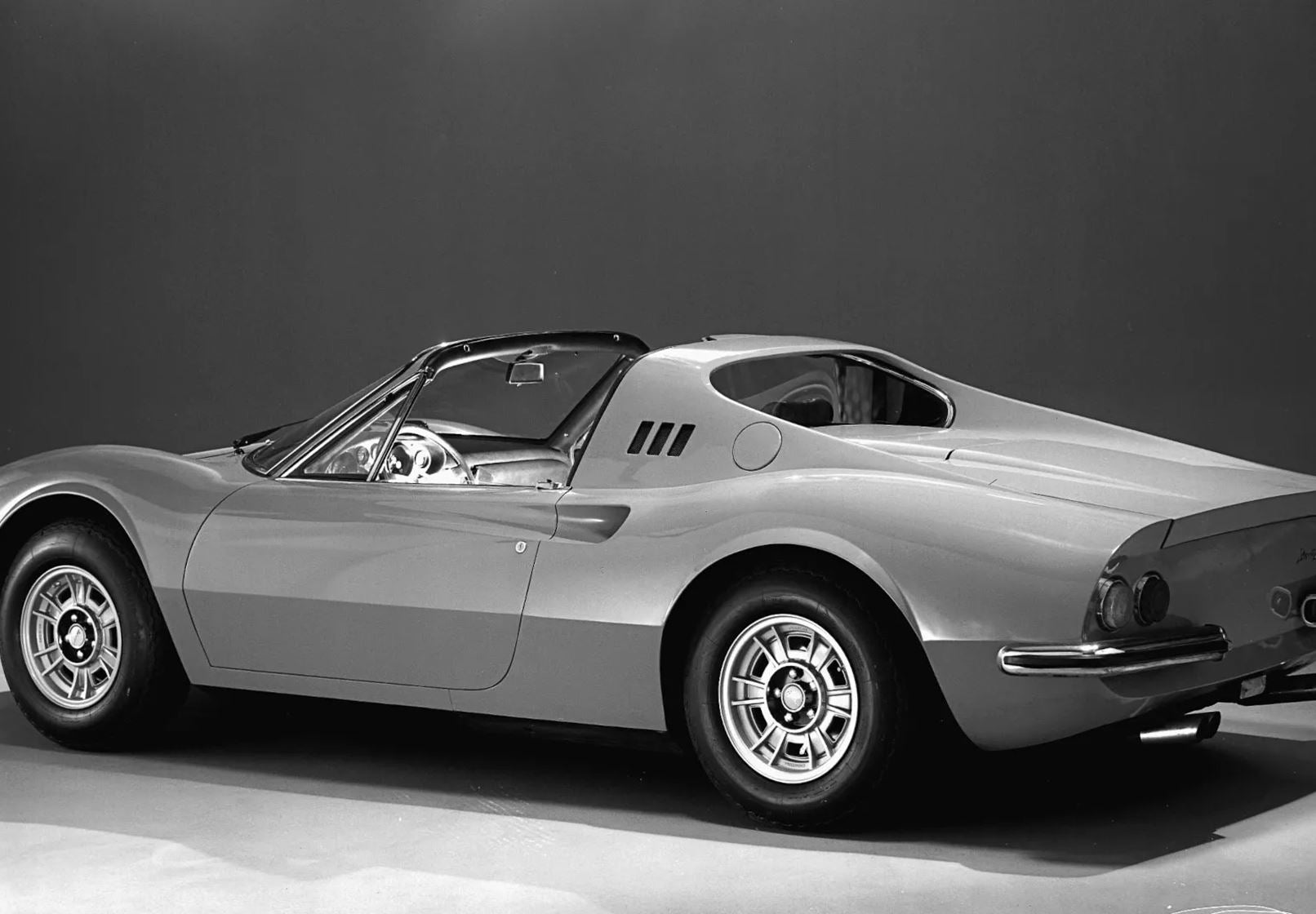 BBR *POSTAGE INCLUDED* Ferrari Dino 246 GTS 1972 Rosso Corsa 322