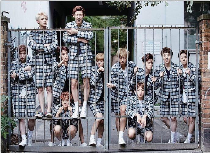 EXO's First Photobook 'dIE JUNGS' |