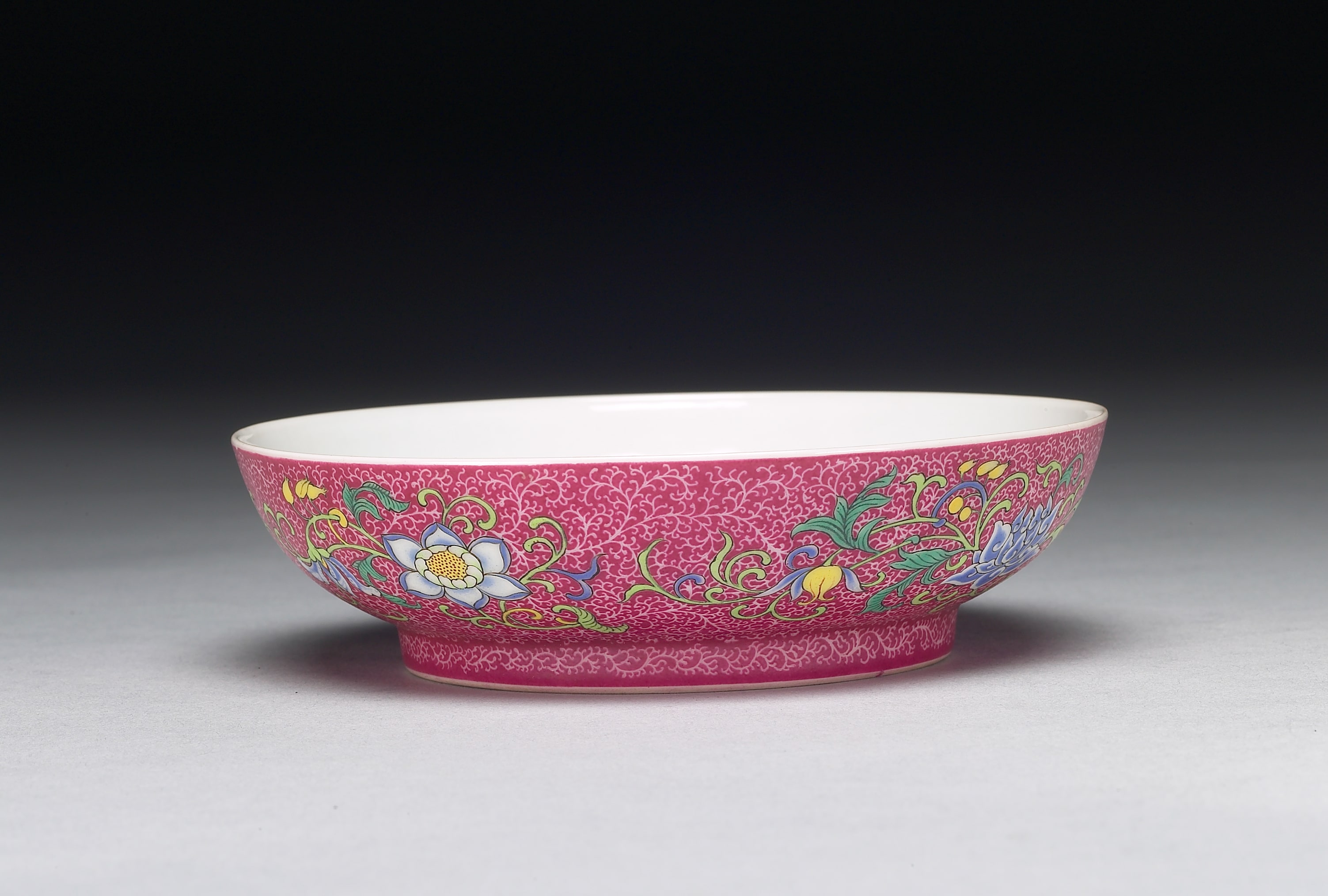 風格の物語─乾隆年製琺瑯彩磁器特別展_収納とコレクション