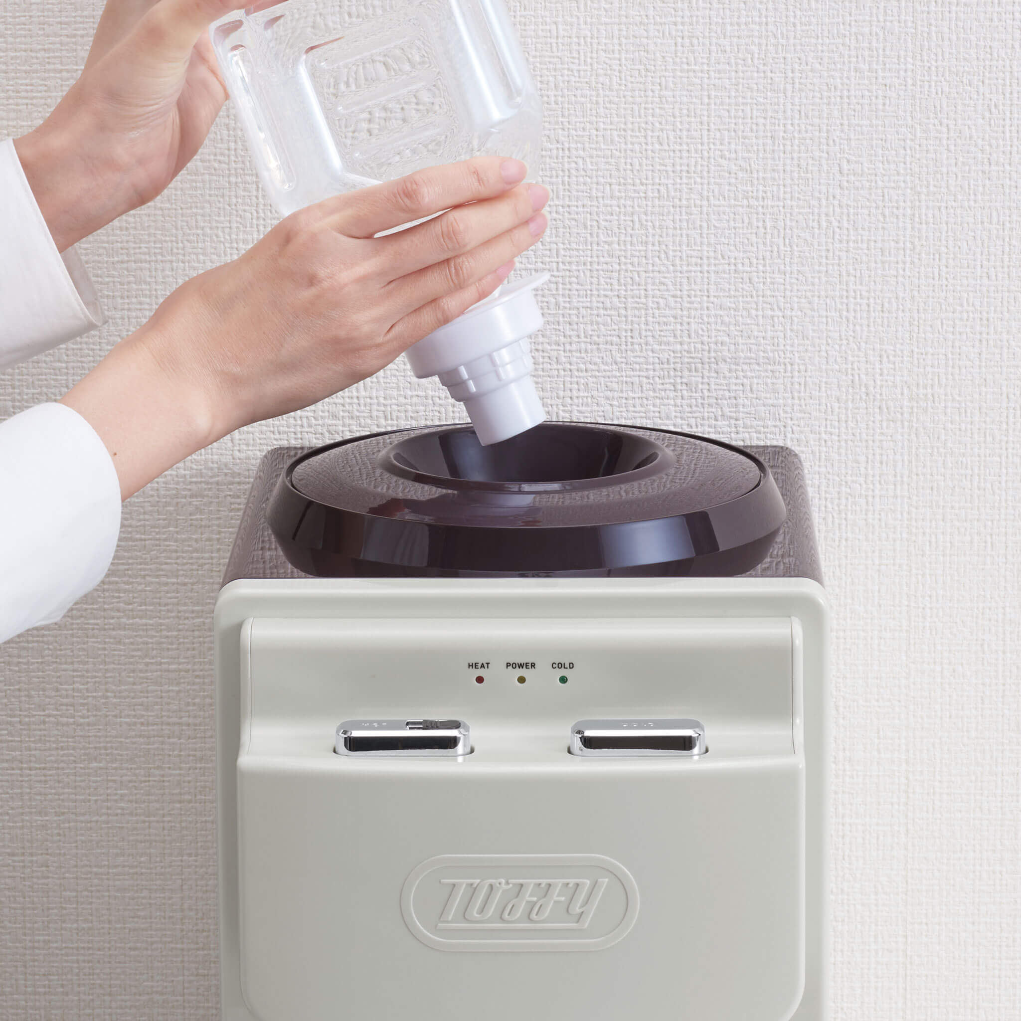 Toffy ウォーターサーバー【卓上型温冷両用タイプ】 ｜ Toffy公式
