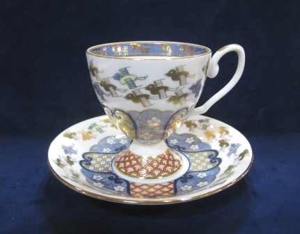 有田焼 其泉窯 金彩千鳥祥瑞コーヒー碗皿 - 土岐陶器本店