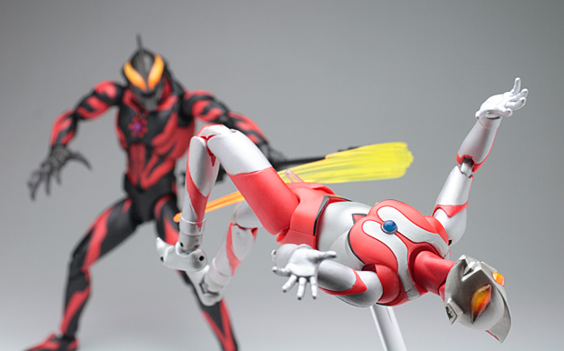 とろ＋ひまつぶし | ULTRA‐ACT ：にせウルトラマン [レビュー]