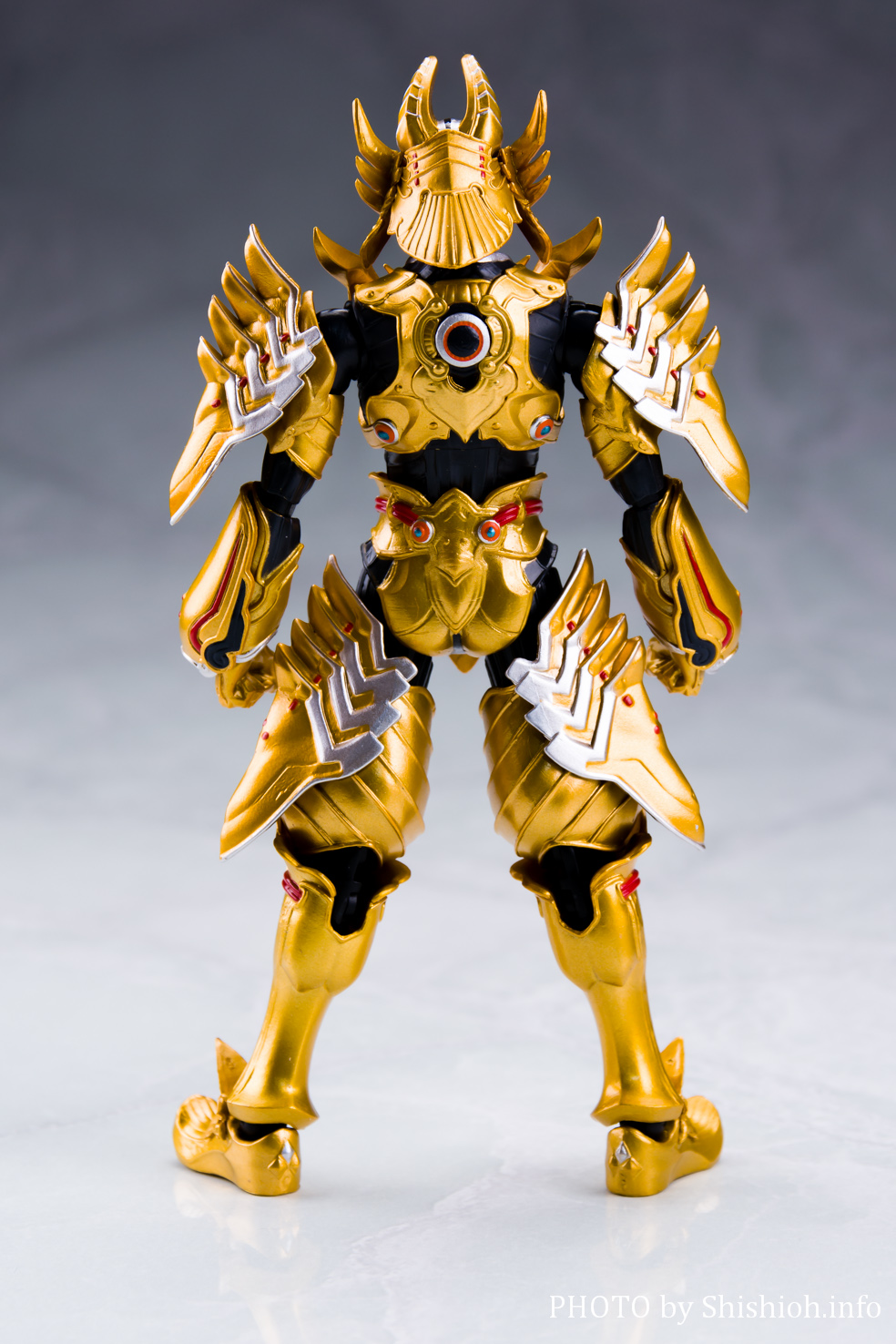 レビュー】S.H.Figuarts 黄金騎士 ガロ（雷吼Ver.）