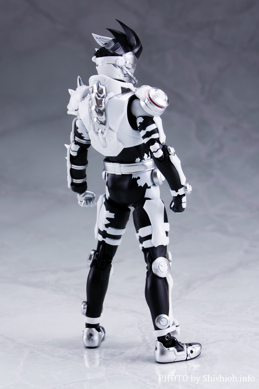 レビュー】S.H.Figuarts 仮面ライダーゲンム ゾンビゲーマー レベルX