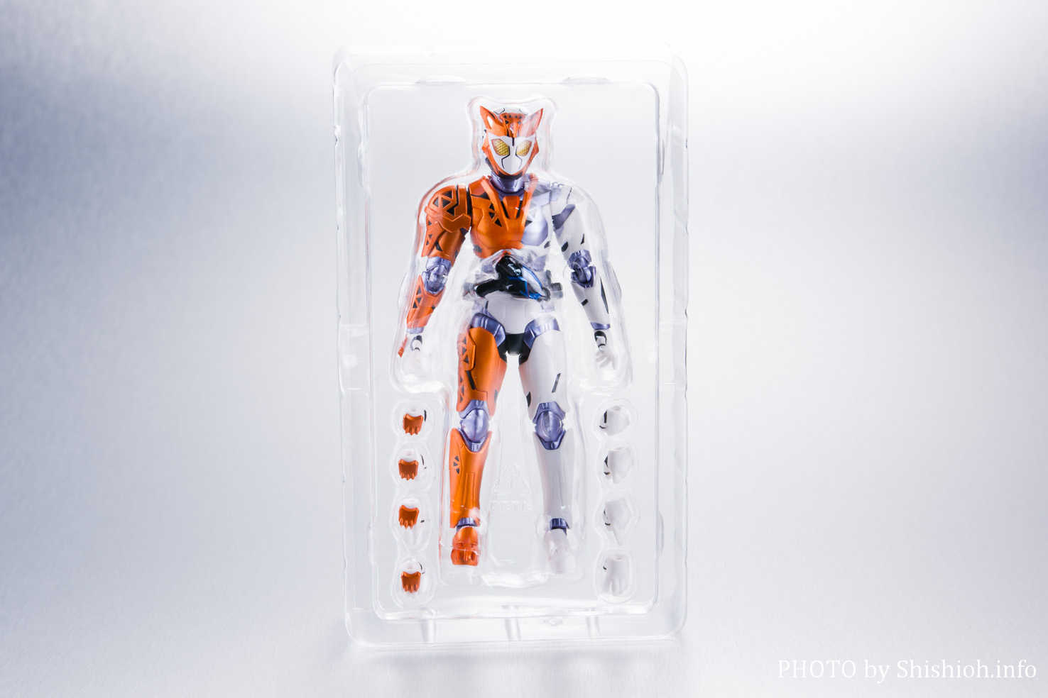 レビュー】 S.H.Figuarts 仮面ライダーバルキリー ラッシングチーター