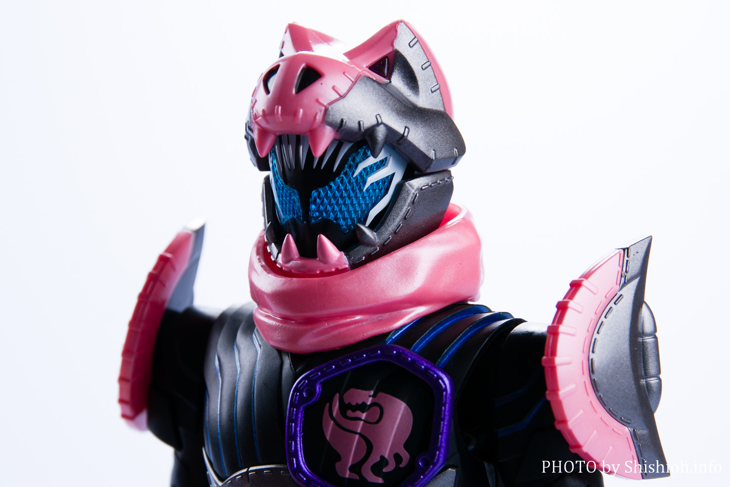レビュー】S.H.Figuarts 仮面ライダーバイス レックスゲノム